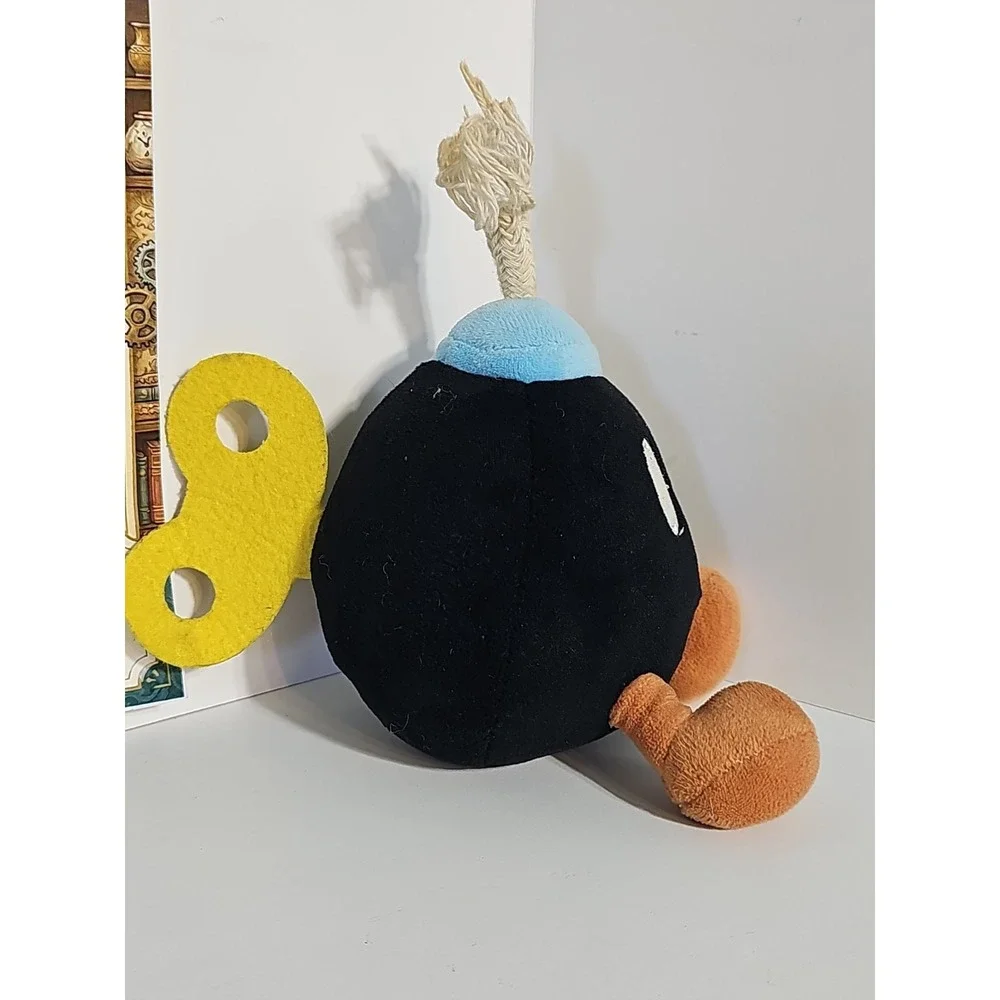 Super Mario Bros. Bob-omb‎ Black Plush Stuffed Toy w/ Yellow Wind-Up Key